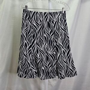 Jones Wear Studio Navy Blue and White Full Skirt Size 4P